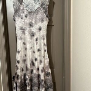 Komarov Silver Gray and White Patterned Midi Dress XL - Unique